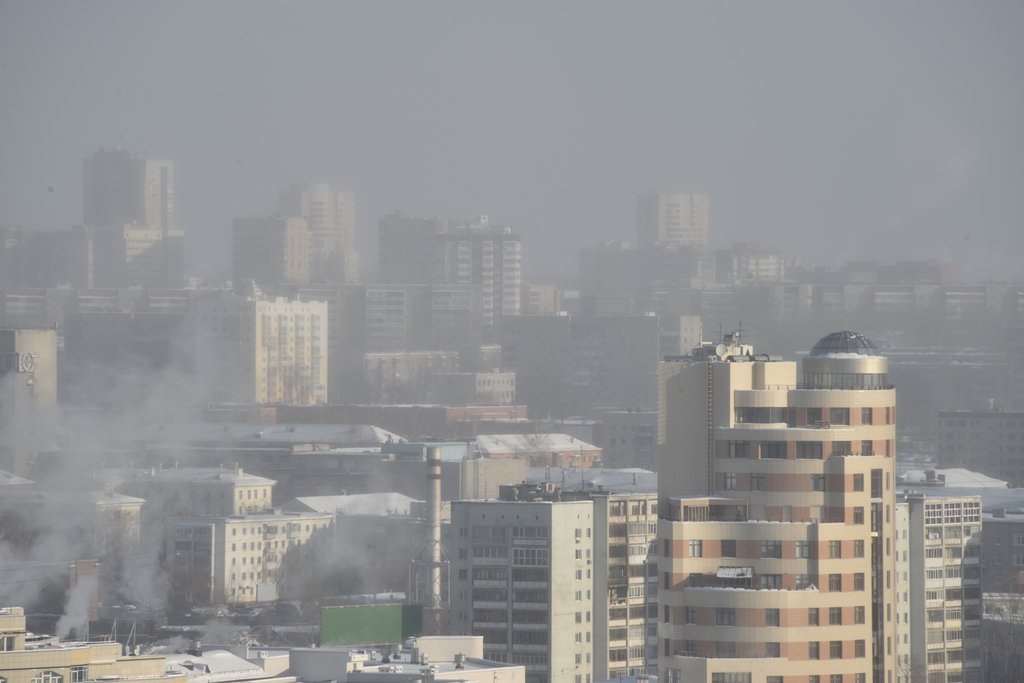 Уже полмесяца Екатеринбург живёт под смогом