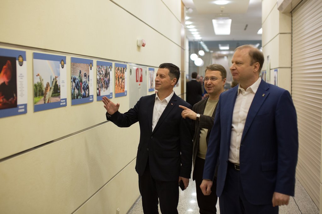 Леонид Рапопорт, Дмитрий Полянин и Виктор Шептий (слева направо) на открытии экспозиции