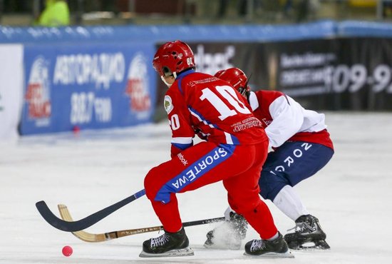 Воспитанник первоуральской хоккейной школы Алмаз Миргазов (№10) уже становился чемпионом мира в 2016 году, Надеемся, что и на этот раз Алмаз станет золотым. Фото: пресс-центр чемпионата мира.