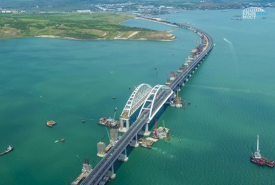 Прогнозируется, что за будущий год транспортный поток между Кубанью и Крымом увеличится на 35-40%. Фото: инфоцентр "Крымский мост"