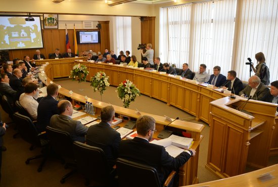 На заседании гордумы Екатеринбурга 25 мая депутаты отменили прямые выборы мэра города. Фото: Павел Ворожцов