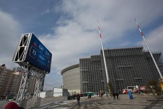 12 рекламных конструкций были размещены в двухкилометровой зоне "Екатеринбург арены". Фото: Владимир Мартьянов