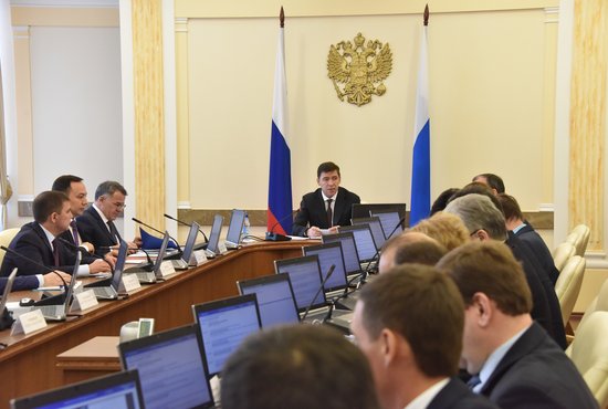 Сегодня состоялось заседание правительства Свердловской области. Фото: Алексей Кунилов