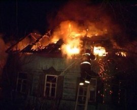 Общая площадь пожара составила 120 кв. м. Фото: пресс-служба ГУ МЧС России по Свердловской области