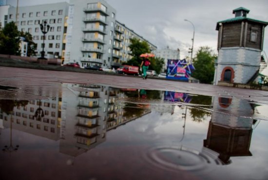 Сильный ливень в Екатеринбурге затопил дороги и магазины. Фото: Павел Ворожцов