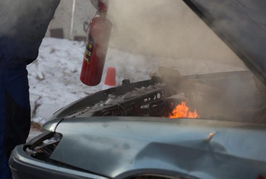 В результате пожара у Hyundai Elantra оказался повреждён салон на площади одного кв. м. Фото: Владимир Мартьянов