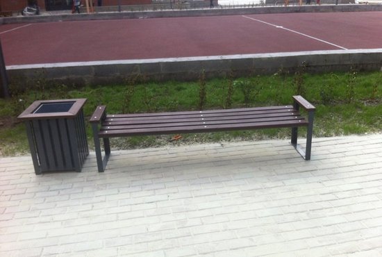 Вот такие скамейки сделают из собранного пластика. Такой проект можно реализовать в любом муниципалитете.  Фото: Ирина Летемина/ "Маяк"