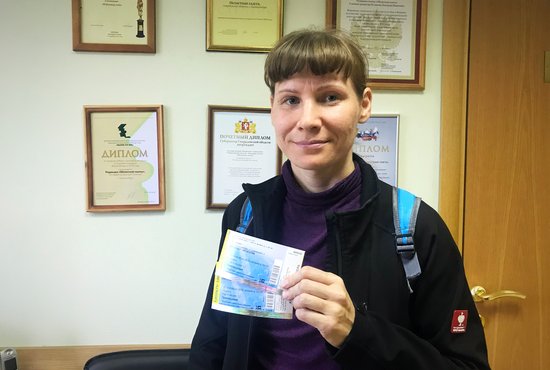 В прошлом году Наталья Сероштан выиграла Карту лояльности, в этом - получила в подарок билеты на концерт. Фото: Анна Кулакова
