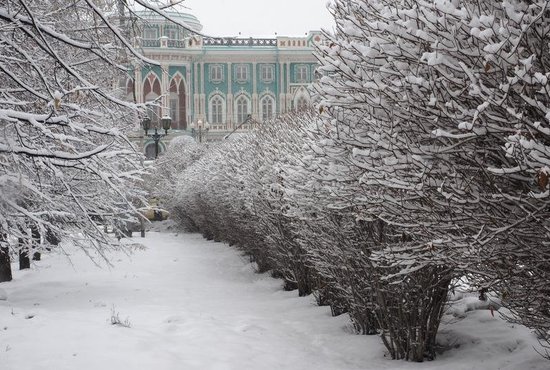 Обильные снегопады могут привести к гололедице, увеличению количества ДТП  фото: Александр Зайцев