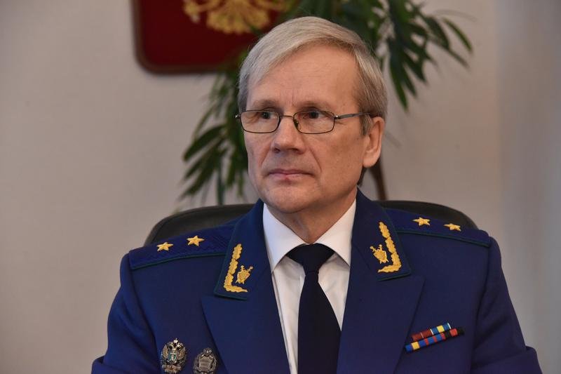 Прокурору Свердловской области Сергею Охлопкову сегодня исполняется 60 лет.