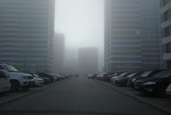 Столица Урала утром погружалась в туман, он окутал также трассу Пермь-Екатеринбург. Фото: Оксана Жилина