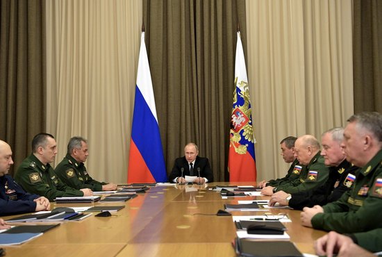 Президент России отметил, что решение США о выходе из договора не останется без ответа с российской стороны. Фото: пресс-служба Кремля