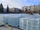 На главную площадь Первоуральска завезли лёд для строительства городка. Фото: пресс-служба муниципалитета