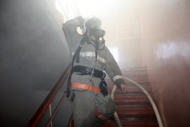 Из горящей девятиэтажки спасли троих человек и эвакуировано ещё 10.