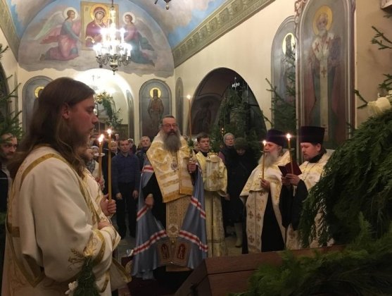 Митрополит Кирилл совершил всенощное бдение в Иоанно-Предтеченском кафедральном соборе Екатеринбурга.