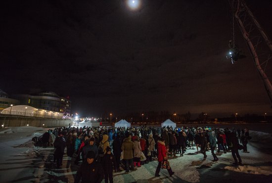 В Екатеринбурге в проруби окунулись 8 тысяч человек. Фото: Владимир Мартьянов