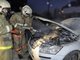 У автомобиля повреждены моторный отсек и салон. Фото: пресс-служба ГУ МЧС России по Свердловской области