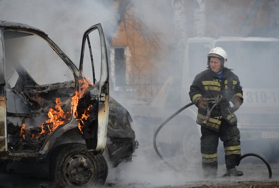 На Среднем Урале горели четыре автомобиля. Фото: Павел Ворожцов