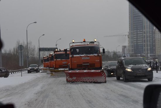 Ежедневно с улиц города вывозится около 12-15 тыс. тонн снега. Фото: Алексей Кунилов