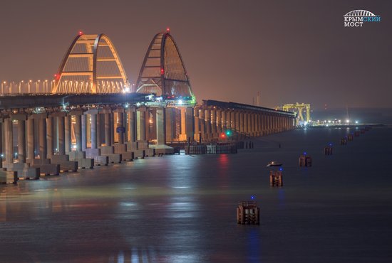 Украина ввела санкции против причастных к строительству Крымского моста. Фото: информационный центр "Крымский мост"