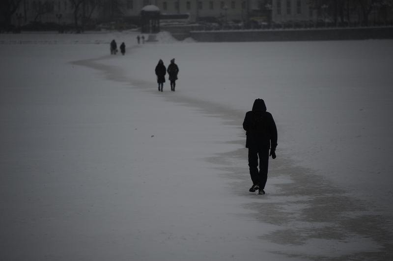 лёд на городском пруду в Екатеринбурге