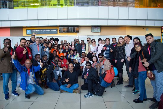 В новом статусе Кольцово принял более ста индийцев, которые прибыли в Екатеринбург в рамках большого информационного тура. Фото: пресс-служба аэропорта Кольцово