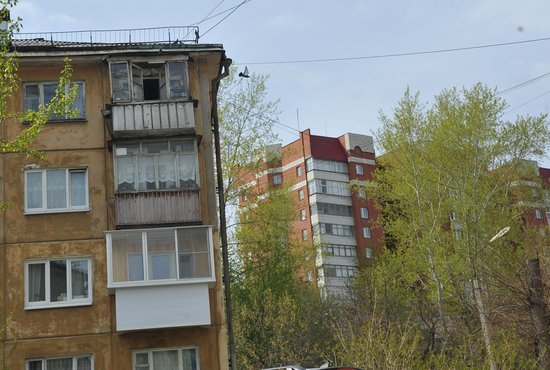Уральским родителям напомнили об опасности открытого окна. Фото: Павел Ворожцов