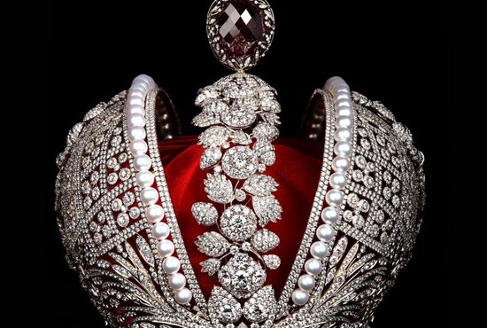 Стоимость короны оценивается примерно в 1 млрд рублей. Фото: сайт галереи "Главный проспект"