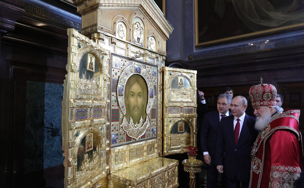 Владимир Путин также поздравил православных христиан и всех граждан России, отмечающих Светлое Христово Воскресение.Фото: пресс-служба Кремля