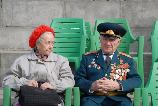 Владимир Путин подписал закон о повышении пенсий ветеранам Великой Отечественной войны. Фото: Алексей Кунилов