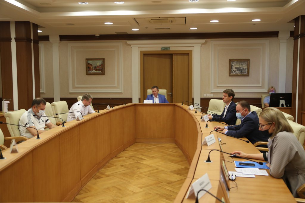 Состоялось заседание комитета по промышленной, инновационной политике и предпринимательству