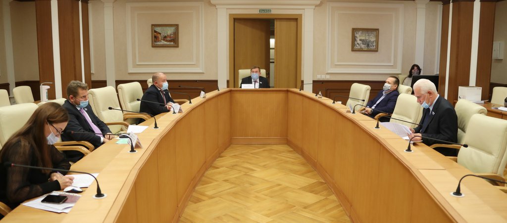 Состоялось заседание комитета по развитию инфраструктуры и жилищной политике